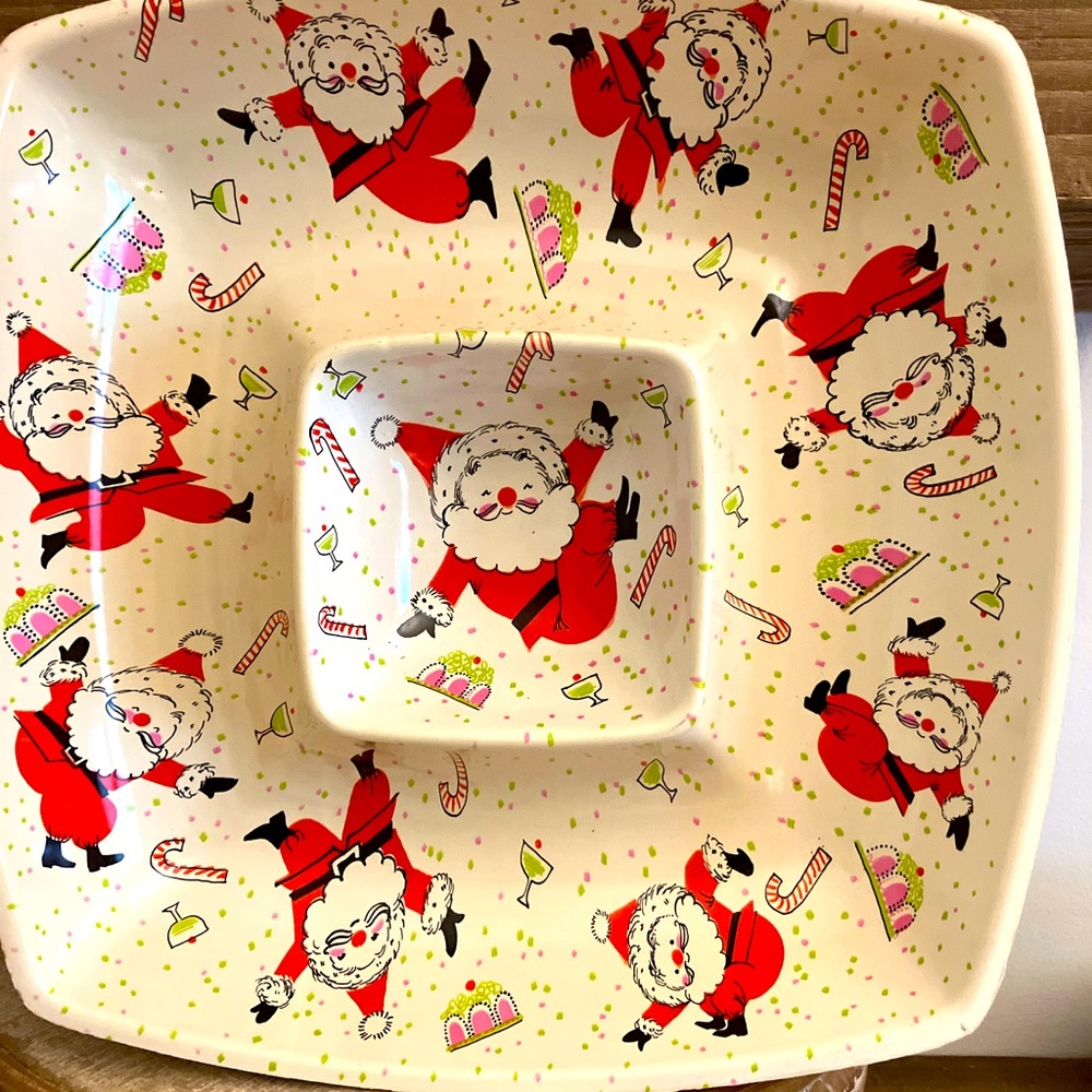 Christmas!  Santa.  MCM. Vintage Melamine Fun Santa Chip and Dip Server